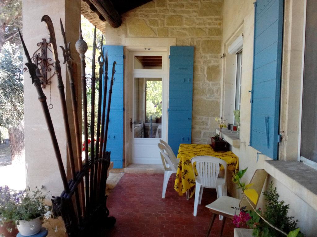 Mas Des Collines Bed & Breakfast Fontvieille Room photo