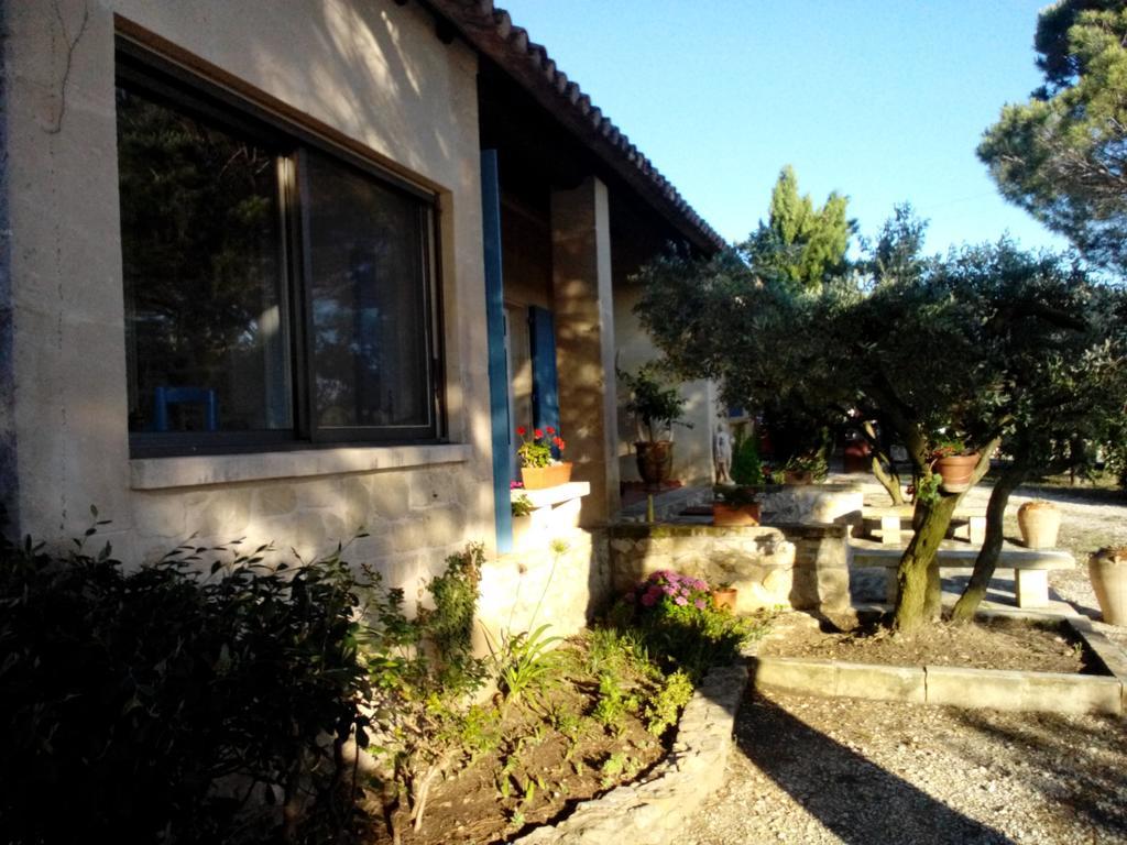 Mas Des Collines Bed & Breakfast Fontvieille Exterior photo